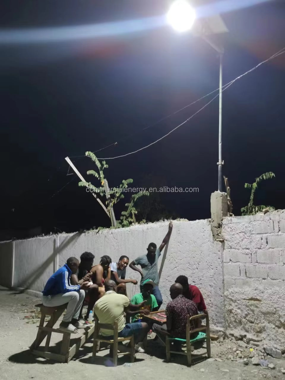 lampadaire solaire robot 600w panneau séparé